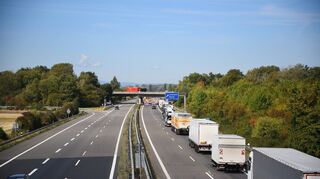 Nach einem Mitarbeiter vor Ort kommt es vor der Ausleitung zu erheblichen Verkehrsbehinderungen.