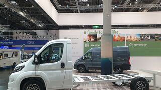mid Düsseldorf - Fahrgestell mit Führerhaus oder Kastenwagen bietet Stellantis für Reisemobile.