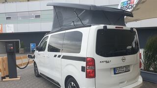 mid Düsseldorf - Die Evolution der "Lounge auf Rädern" ist der Opel Zafira-e Life.