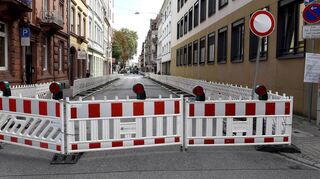 In der östlichen Oberstadt werden noch bis zum 23. September die Fahrbahndecken erneuert. In dieser Woche ist unter anderem die Straße zwischen den M- und L-Quadraten (Bild) an der Reihe.