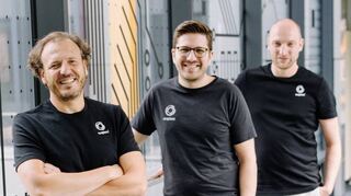 Alberto Zamora (v.l.), Matthias Jungblut und Stefan Wawrzinek wollen Lieferketten durch innovative Software sicherer machen.
