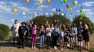 Zum Schulanfang ließ die neue 5H mit Klassenlehrerin Carolina Deubel Luftballons steigen