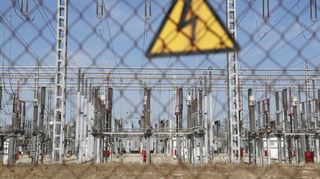 Strom und Gas werden immer teurer, auch deshalb können immer weniger Kunden Geld auf die Seite legen, sagt Sparkassenpräsident Peter Schneider. Die EZB habe die Inflationsgefahr zu lange unterschätzt.