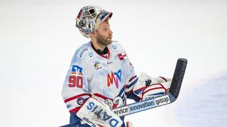 Klare Kante: Adler-Torwart Felix Brückmann möchte ein Vorbild für die jüngeren Spieler sein. Aber nicht mit großen Worten, sondern „täglich guter Arbeit“.