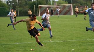 Steven Schreck, hier beim Heimsieg über den SSV Vogelstang, erzielte die 1:0-Führung für die Orangenen.