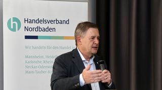 Hornbach-Chef Erich Harsch bei seiner Rede auf dem Jahresmeeteing des Handelsverbandes Nordbaden, 12. September 2022