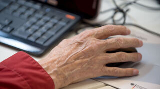 Unternehmen werden in Zukunft wesentlich mehr auf ältere Arbeitnehmende zählen müssen.