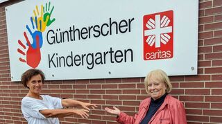 Martina Lucas (l.) und Monika Wolf freuen sich über das 50-jährige Bestehen des Güntherschen Kindergartens, das am Samstag gefeiert werden soll.