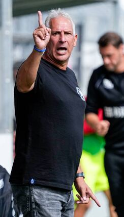 Waldhof-Trainer Christian Neidhart war mit der Vorstellung seines Teams gegen Wiesbaden erst ab der zweiten Halbzeit komplett einverstanden.