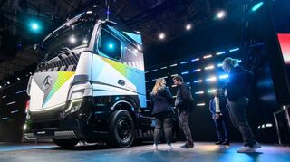 Ein eActros LongHaul am Stand von Daimler Truck auf der IAA für Nutzfahrzeuge in Hannover.
