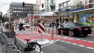 Das Rathaus legt Zahlen vor und zieht zum Verkehrsversuch eine positive Zwischenbilanz, der Handel sieht das Projekt nach wie vor kritisch.