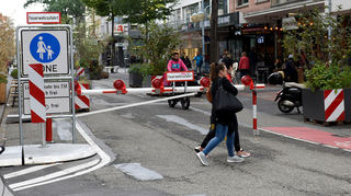 Die Durchfahrt der Fressgasse ist gesperrt.