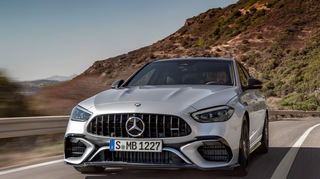 mid Groß-Gerau - Sterne-Bolide: der neue Mercedes-AMG C 63 S E Performance.