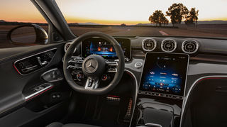 mid Groß-Gerau - Das MBUX-Infotainmentsystem beinhaltet verschiedene AMG- und Hybrid-spezifische Anzeigen und Funktionen.