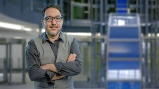 Cawa Younosi in der Walldorfer Zentrale von SAP. Seit 2018 ist er für die Belegschaft in Deutschland verantwortlich.