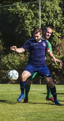 Marcel Eckhardt (vorne) erzielte das Tor für Groß-Rohrheim.