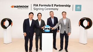 mid Groß-Gerau - Sooil Lee, Präsident Hankook Tire & Technology, Hyung-bum Cho, Vorsitzender Hankook Tire & Technology, Alejandro Agag, Vorsitzender Formula E, Jamie Reigle, CEO Formula E - Hankook Tire, Technoplex, Seoul (von links).