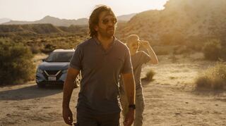 Elyas M’Barek als Romero und in einer Szene von „Tausend Zeilen“. Der Film läuft ab 29. September in den Kinos.