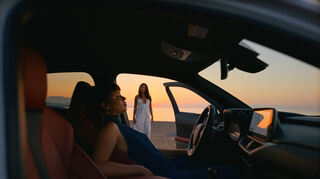 mid Groß-Gerau - Das schnellere und intuitivere Lexus Premium Multimedia- und Navigationssystem mit "Hey Lexus"-Sprachassistent und Cloud-Updates nutzt Joy, um den Kampagnen-Soundtrack "Feet Don't Fail Me Now" abzuspielen.