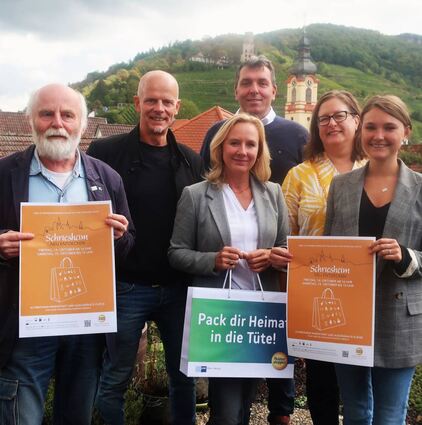 Die Initiatoren der Aktion (v.l.): Rolf Edelmann, Jörg Dalmolin, Anja Hölzel, Bürgermeister Christoph Oeldorf, Christiane Haase und Larissa Wagner.