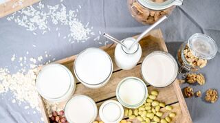Mittlerweile gibt es für Kuhmilch viele pflanzliche Alternativen.