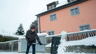 Mieter müssen nur Schnee schaufeln, wenn dies ausdrücklich im Mietvertrag so vereinbart wurde.