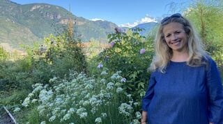 Im Kräutergarten von Jutta Ebner aus Nals bei Bozen blüht es an allen Ecken.