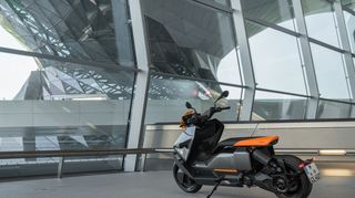 mid Groß-Gerau - BMW CE 04 - passt in jeden Science Fiction Film.