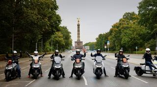 mid Groß-Gerau - Sieben BMW CE 04 beim Berlin Marathon.