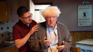 Berührend: Friedhelm Ptok (r.) und Peter Volksdorf im Zimmertheater.