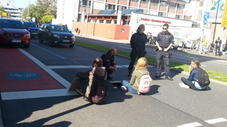 Auch bei dem Prozessauftakt am 5. Oktober gegen einen der Aktivisten von "Extinction Rebellion" kam es zu einer Sitzblockade vor dem Mannheimer Amtsgericht.