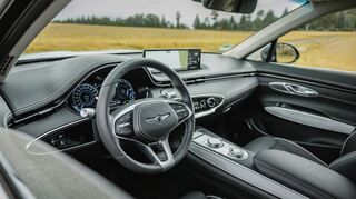 mid Groß-Gerau - Ein 12,3 Zoll-Kombiinstrument und ein 14,5 Zoll-Infotainment-Touchscreen sind unter anderem immer an Bord.
