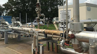 Beim Geothermie-Kraftwerk des Energieversorgers EnBW in Bruchsal wird aktuell die Gewinnung von Lithium als Nebenprodukt der Erdwärmenutzung wissenschaftlich untersucht.