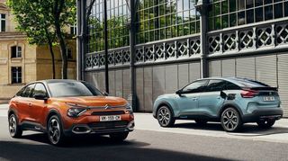 Es muss nicht immer ein SUV sein. Beispiele aus der Kompaktklasse mit Elektroantrieb (von links oben im Uhrzeigersinn): Supra Born, Kia e-Soul, Citroën e-C4 und Peugeot e-208.
