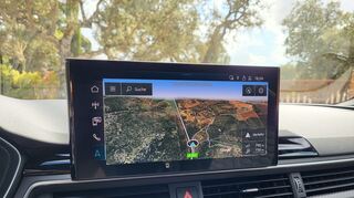 mid Malaga - Eine überarbeitete Software im Getriebesteuergerät - nur in Verbindung mit den competition-Paketen - sorgt zu verringerten Schaltzeiten und für eine spürbar größere Spreizung zwischen den einzelnen Fahrmodi.