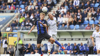 Fridolin Wagner (#8, SV Waldhof Mannheim) im Kopfballduell beim Spiel in der 3. Liga gegen den 1. FC Saarbruecken.