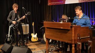 Vermittler zwischen Blues, Jazz und Funk: Das Gregor Hilden Organ Trio eröffnet die 10. Viernheimer Gitarrentage mit einem fulminanten Konzert.