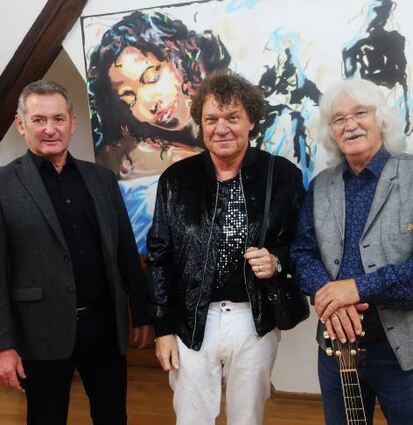 Bernd Gerstner (v.l.), Armin Schanz und Uli Valnion bei der Vernissage.