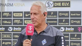 Waldhof-Trainer Christian Neidhart wird künftig weiterhin nach dem Spiel am Mikrofon des Drittliga-Senders „MagentaSport“ Fragen beantworten.