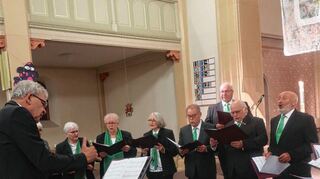 Thomas Wind dirigiert das Festkonzert zum Jubiläum des MGV.