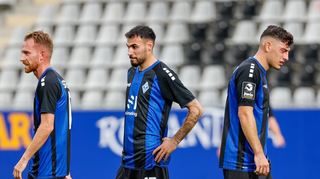 Frust in Freiburg: Marc Schnatterer, Baris Ekincier und Stefano Russo (v.l.) nach dem 2:3 im Breisgau.