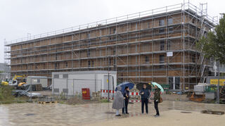 Das Collegium Academicum ist noch eingerüstet, der Einzug verzögert sich.