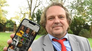 Gerd Wolf fotografiert gerne, die Bilder postet er im Internet.