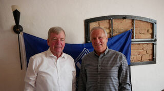 Martin Sättele, Vorsitzender des CEG, mit Günter Sebert (r.).