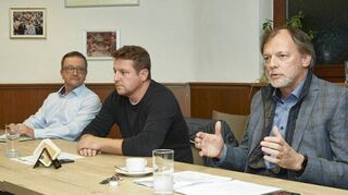 Erklären ihren gemeinsamen Schritt: Gernot Diehlmann (FDP, v.l.), Alexander Scholl (CDU) und Stefan Nickel (Grüne).