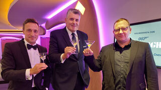 "MM"-Chefredakteur Karsten Kammholz (v.l.), Andreas Pott, Präsident des James Bond Clubs Deutschland und Sascha Keilholz, Geschäftsführer des Internationalen Filmfestivals Heidelberg Mannheim.