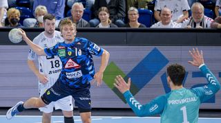 Auch Löwen-Linksaußen Benjamin Helander (am Ball) scheiterte zu oft an Weltklasse-Torwart Niklas Landin