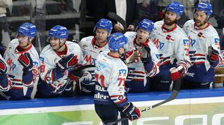 Gutes Pflaster: Adler-Stürmer Borna Rendulic bejubelt seinen Treffer gegen die Eisbären Berlin. In der Hauptstadt traf der Kroate in den bisherigen beiden Saisonspielen schon dreimal.