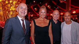 Bernd Neuendorf (DFB-Präsident), Franziska van Almsick, Stefan Kleiber und Mike Diehl im Palazzo Spiegelzelt.