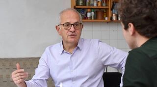 Bürgermeisterkandidat Ulf Wacker (l.) im Gespräch mit „MM“-Redakteur Torsten Gertkemper-Besse.